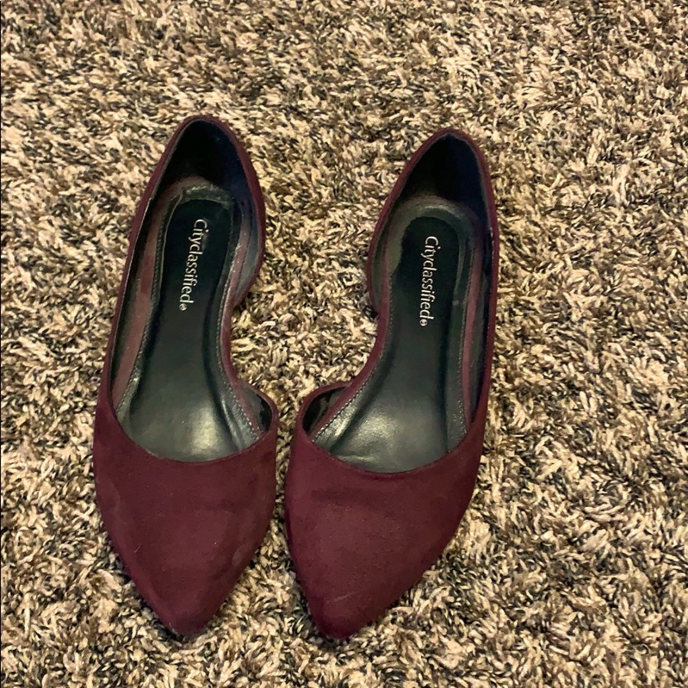 Maroon pointed toe flats